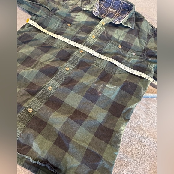 Timberland Flannel Men’s Medium Green and Black Heavyweight Plaid Button down. - Picture 3 of 12